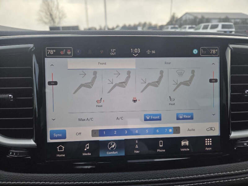 2026 Chrysler Pacifica Select