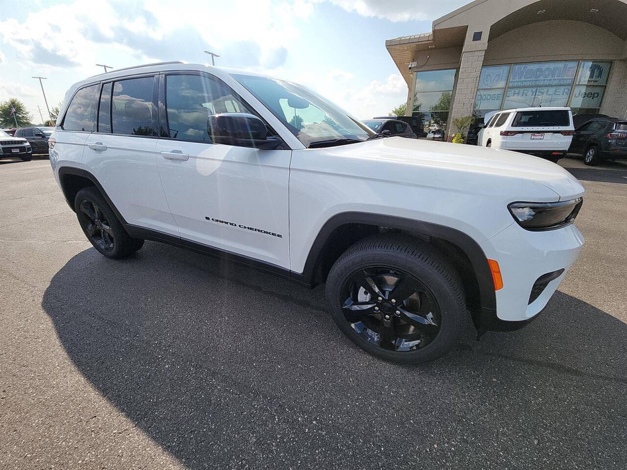 2024 Jeep Grand Cherokee for sale at Victoria Auto Sales in Victoria, MN