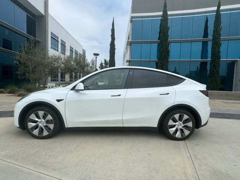 2023 Tesla Model Y Long Range