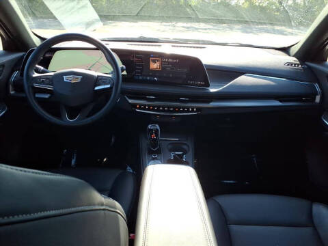 2025 Cadillac XT4 Premium Luxury