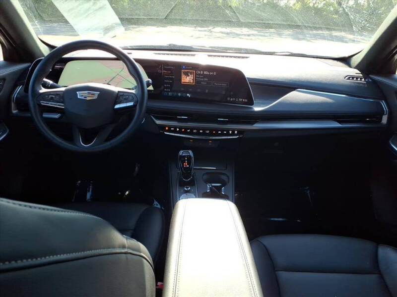 2025 Cadillac XT4 Premium Luxury