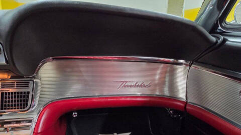1962 Ford Thunderbird
