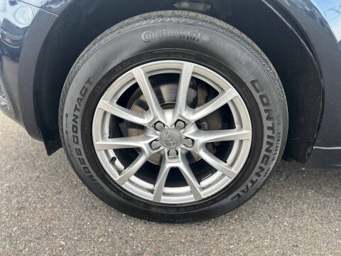 2012 Audi Q5 3.2 quattro Premium Plus