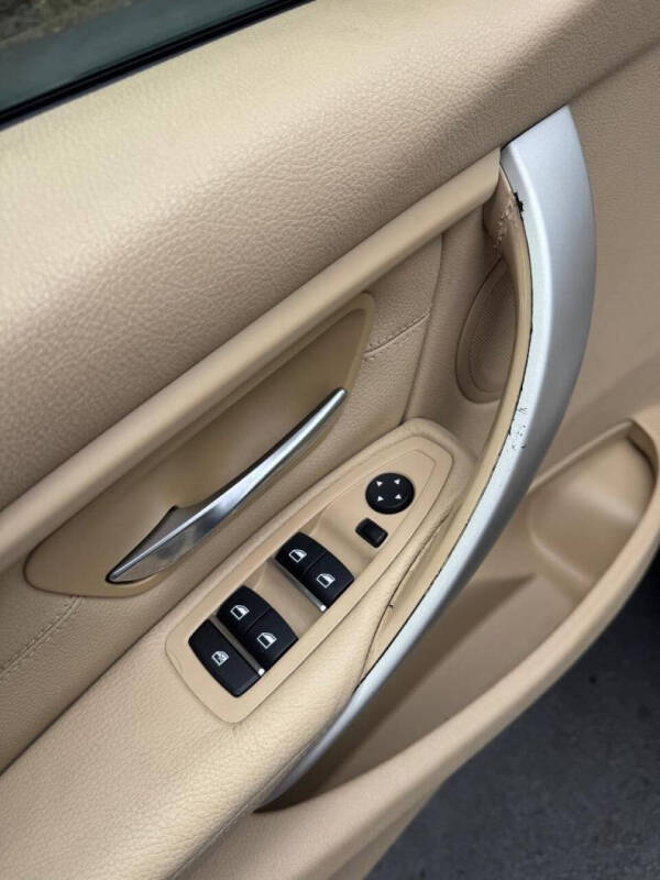 2016 BMW 3 Series 320i