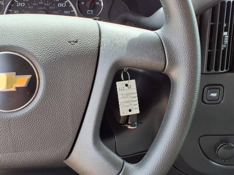 2025 Chevrolet Express 2500