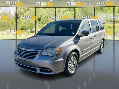 2015 Chrysler Town and Country Touring-L