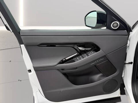 2025 Land Rover Range Rover Evoque P250 Dynamic SE