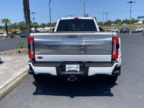 2024 Ford F-450 Super Duty Platinum