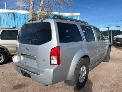 2005 Nissan Pathfinder SE