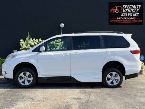 2016 Toyota Sienna LE Mobility 7-Passenger