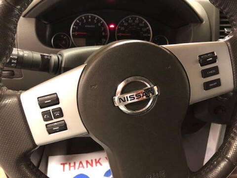 2011 Nissan Pathfinder LE