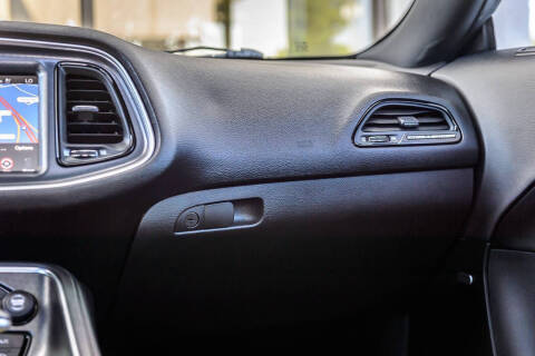 2015 Dodge Challenger SXT Plus
