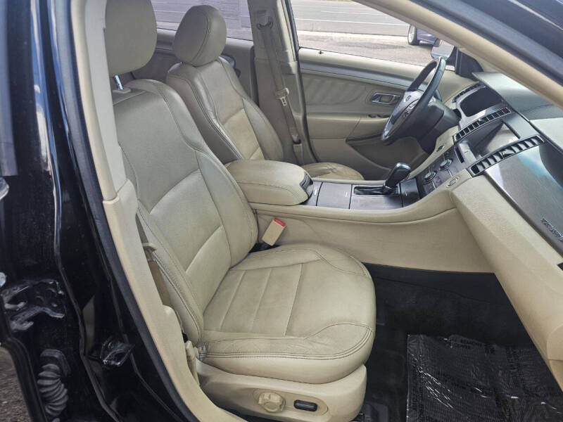 2016 Ford Taurus SEL