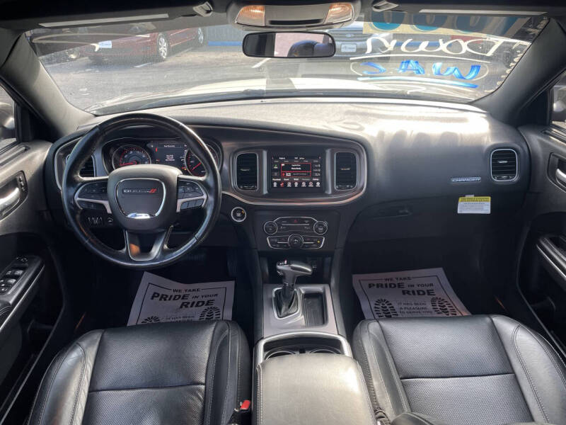 2019 Dodge Charger SXT