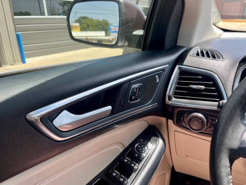 2019 Ford Edge Titanium