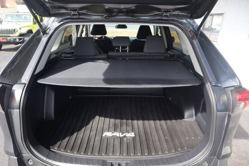 2019 Toyota RAV4 LE