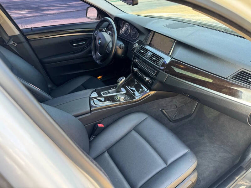 2016 BMW 5 Series 528i