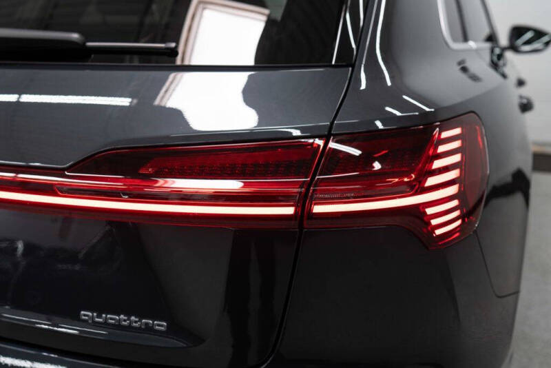 2021 Audi e-tron quattro Premium Plus