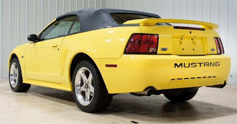 2002 Ford Mustang GT Deluxe