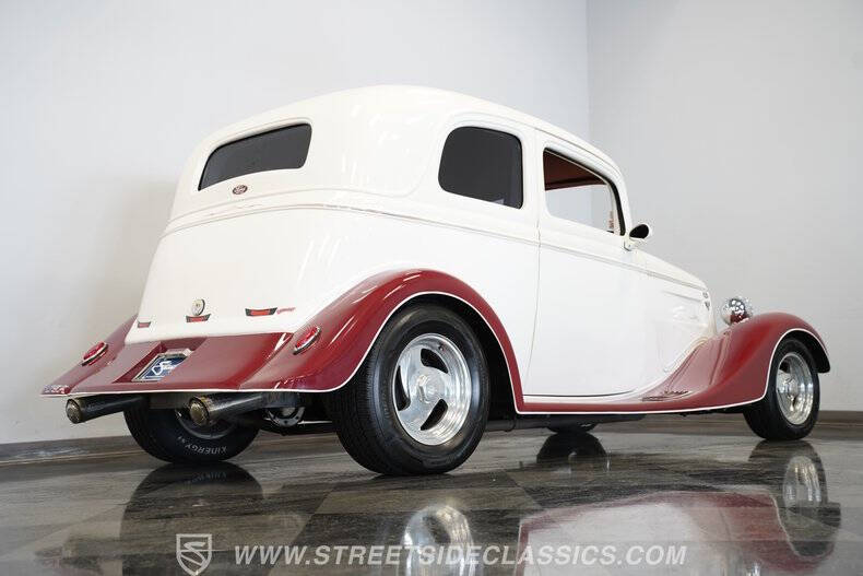 1933 Ford Victoria