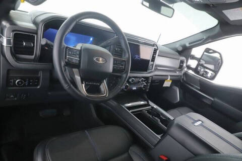 2025 Ford F-450 Super Duty Platinum