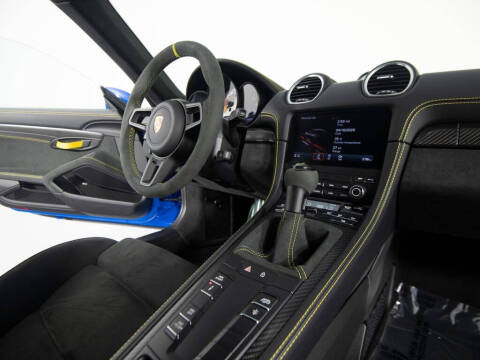 2025 Porsche 718 Cayman GT4 RS