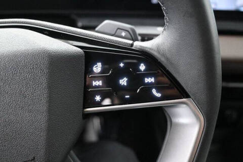 2025 Audi Q6 e-tron quattro Premium Plus