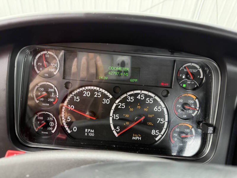 2022 Freightliner M2 106