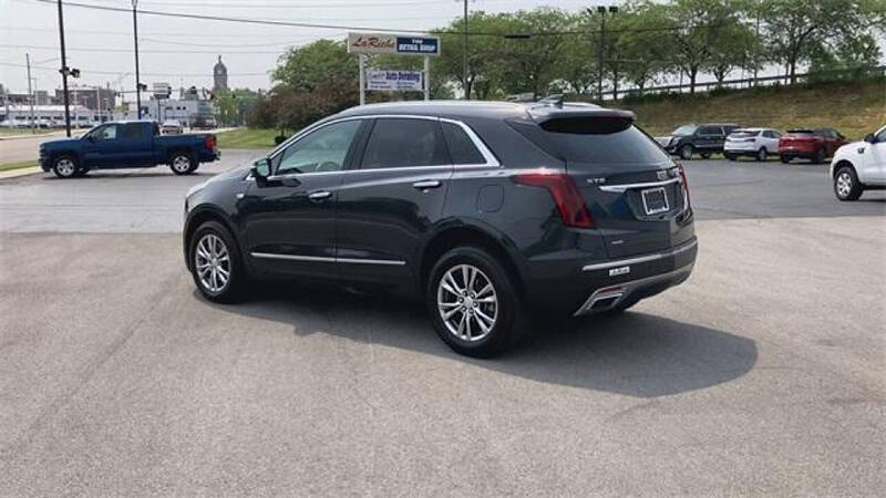 2022 Cadillac XT5 Premium Luxury