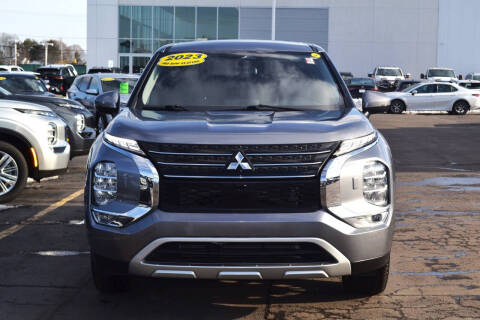 2023 Mitsubishi Outlander SE