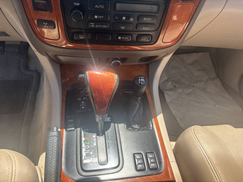 2000 Lexus LX 470