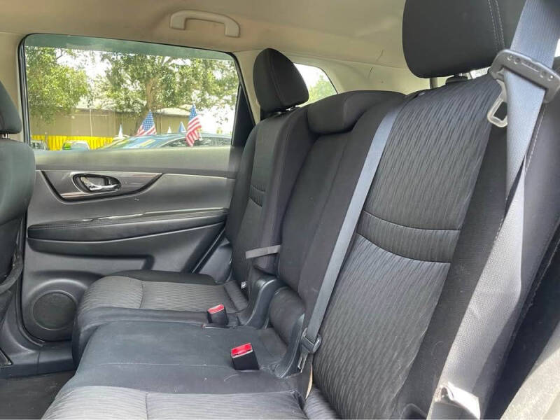 2017 Nissan Rogue SV
