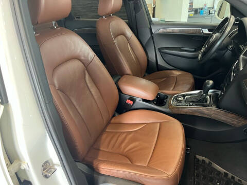 2011 Audi Q5 3.2 quattro Premium Plus