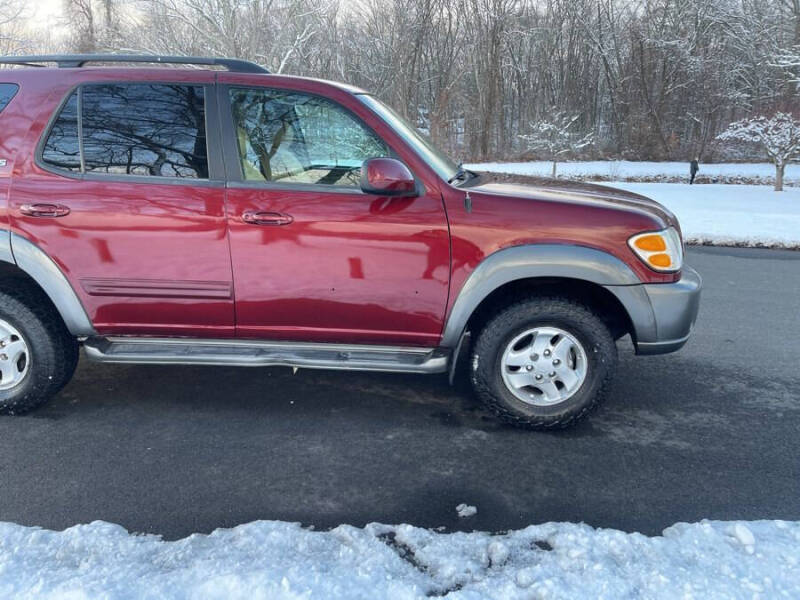 2004 Toyota Sequoia SR5
