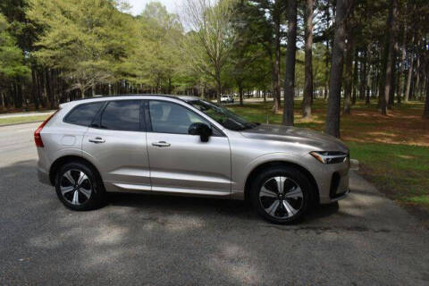 2025 Volvo XC60 T8 Plus Dark Theme