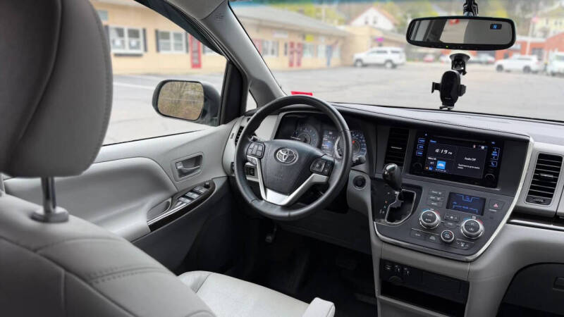 2017 Toyota Sienna