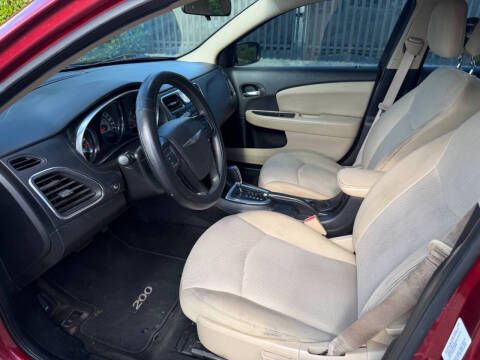 2014 Chrysler 200 LX