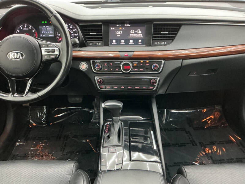 2018 Kia Cadenza Premium