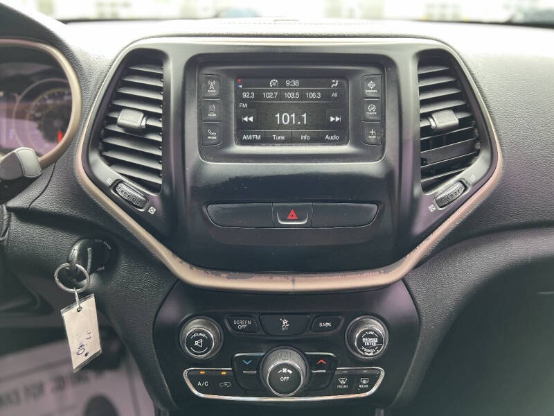 2017 Jeep Cherokee Sport