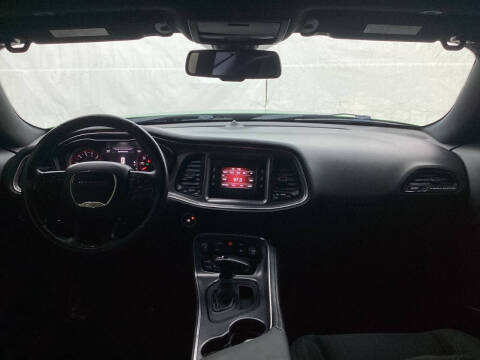 2017 Dodge Challenger SXT