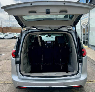 2024 Chrysler Pacifica Touring L