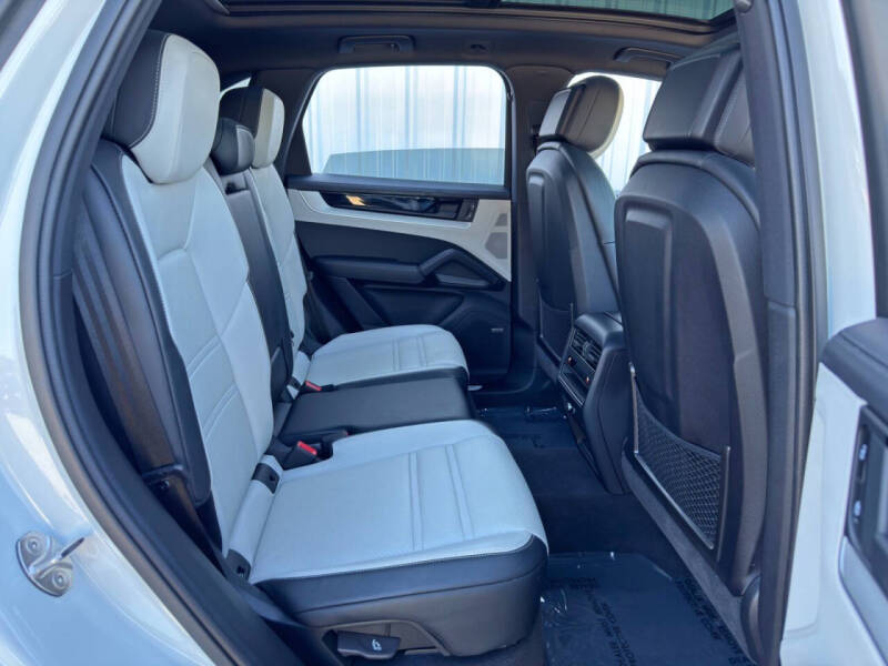 2024 Porsche Cayenne E-Hybrid