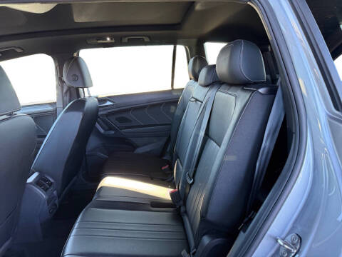 2023 Volkswagen Tiguan SE R-Line Black