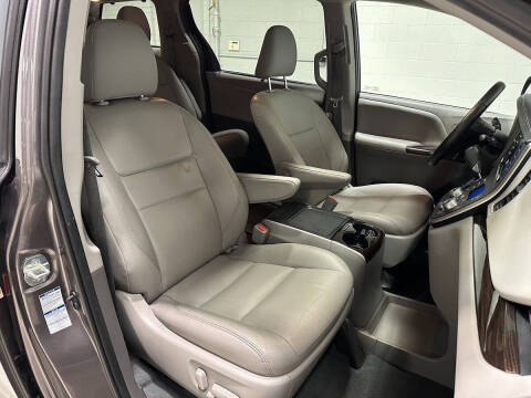 2020 Toyota Sienna XLE Premium 7-Passenger
