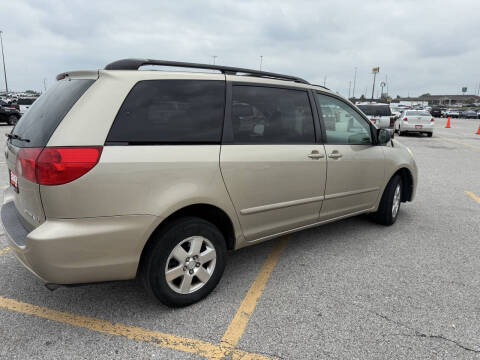 2006 Toyota Sienna LE 7 Passenger