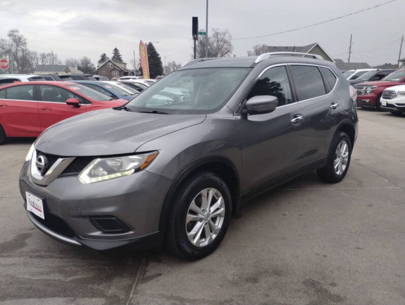 2016 Nissan Rogue for sale at Triangle Auto Sales in Omaha NE