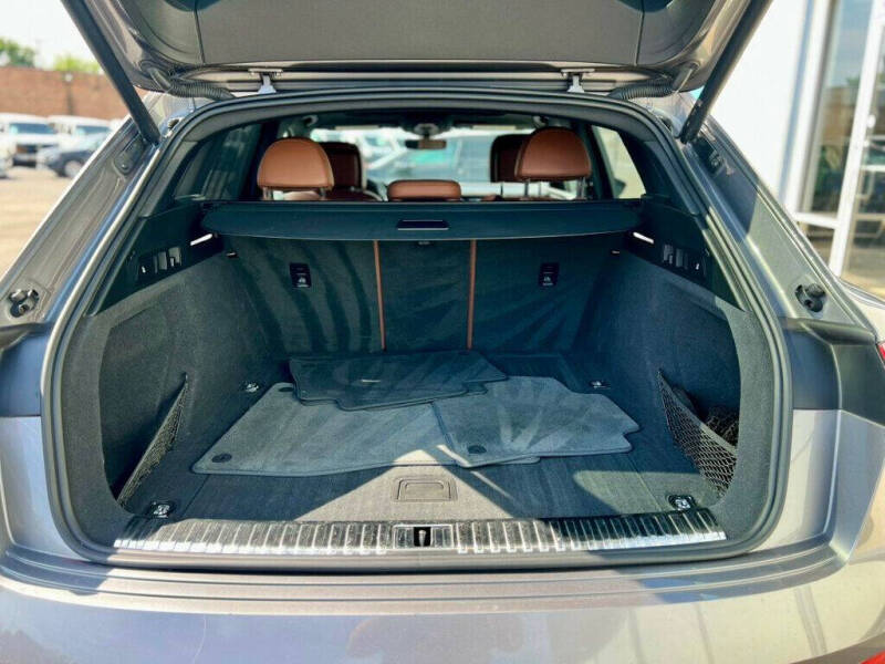 2019 Audi e-tron quattro Prestige