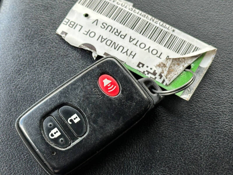 2015 Toyota Prius v Three