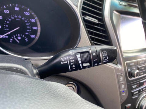 2017 Hyundai Santa Fe SE