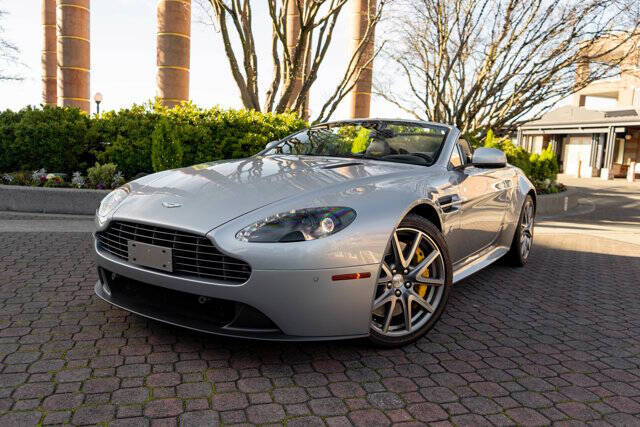 2015 Aston Martin V8 Vantage 11